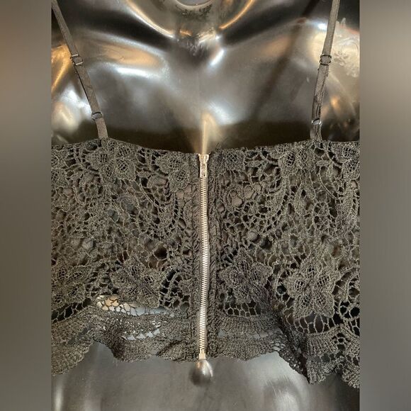 Shein black lace zip back crop top - Picture 6 of 6